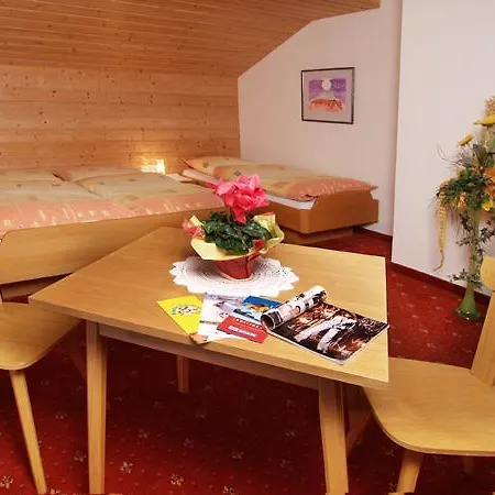 Haus Laerchenheim 아파트 바그라인